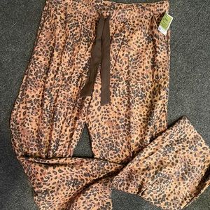 New leopard pants. Size Large
